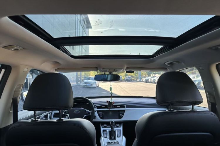 Used Geely Auto Emgrand X7 Sport 2018 1.8TD Automatic Two-Wheel Drive Smart Connect 4G Internet Edition
