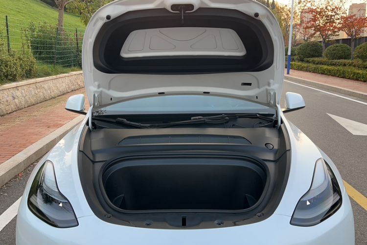 Used Tesla Model Y 2021 Long-Range All-Wheel-Drive Version 3D7
