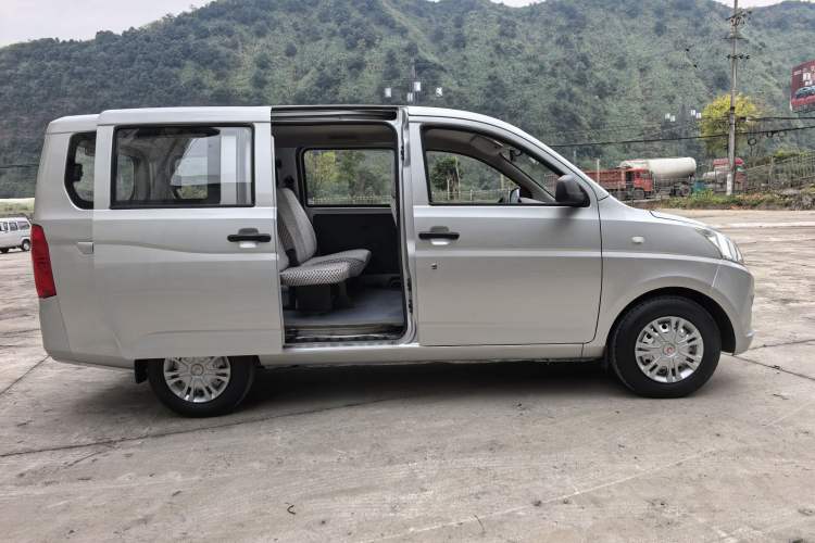 Used Wuling Rongguang V 2019 1.5L Practical Model China VI LAR
