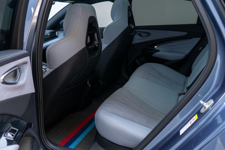 Used BYD Seal 2022 650 km All-Wheel-Drive Performance Version
