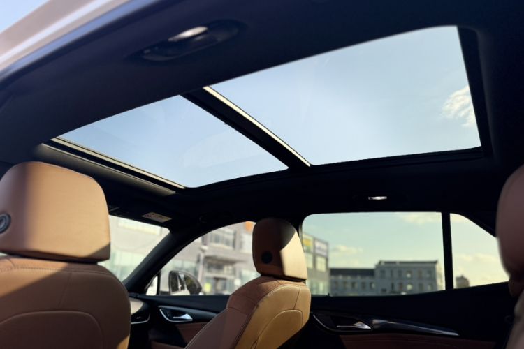 Used Buick Envision 2020 Encore S 652T Four-Wheel Drive Luxury Model
