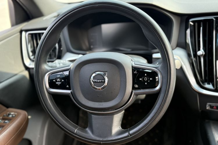 Used Volvo S60 2020 T4 Zhiyi Luxury Edition