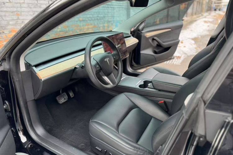 Used Tesla Model 3 2022 Rear-Wheel-Drive Version
