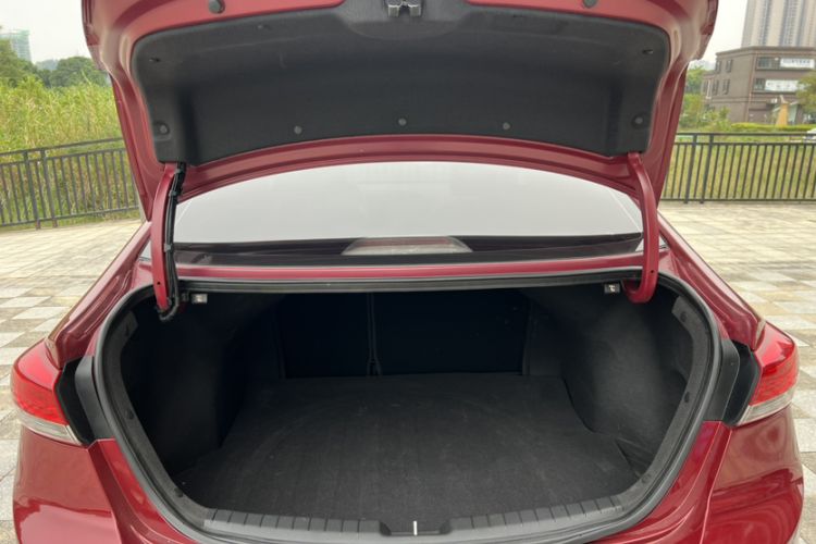 Used Hyundai Elantra 2019 1.4T Dual-Clutch Xuan Dong · Dynamic Model