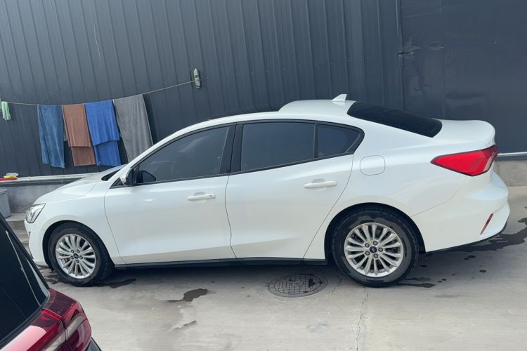 Used Ford Focus 2019 Sedan EcoBoost 180 Automatic Trend Edition
