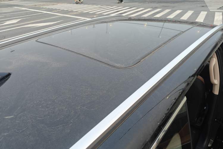 Used Hongqi HS7 PHEV 2025 Model 2.0T PHEV Four-Wheel Drive 2 Million Units Commemorative Edition 6-Seater