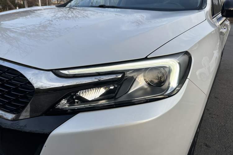 Used  6 2016 1.6T Luxury Edition THP160
