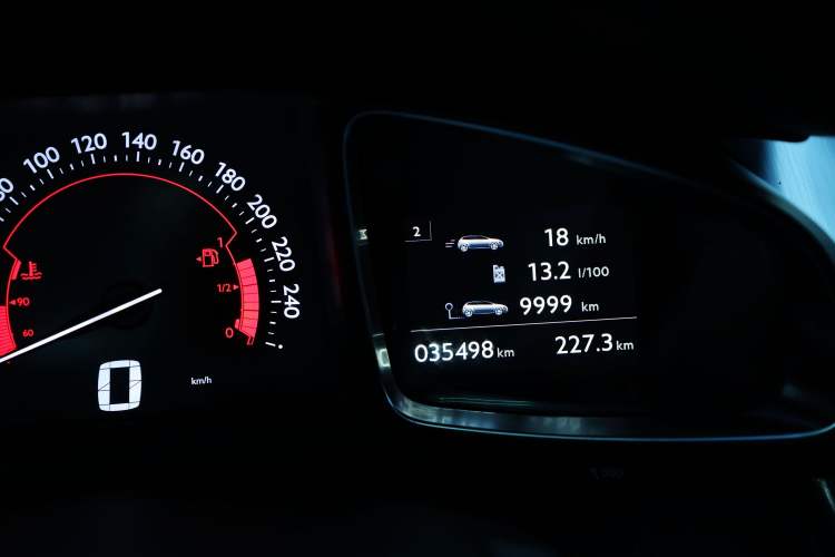 Used  5 2015 1.6T Luxury Edition THP160