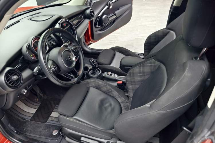 Used  MINI 2018 1.5T COOPER Classic Edition
