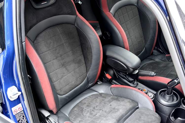 Used  MINI 2018 1.5T COOPER Racing Edition Five-Door Version
