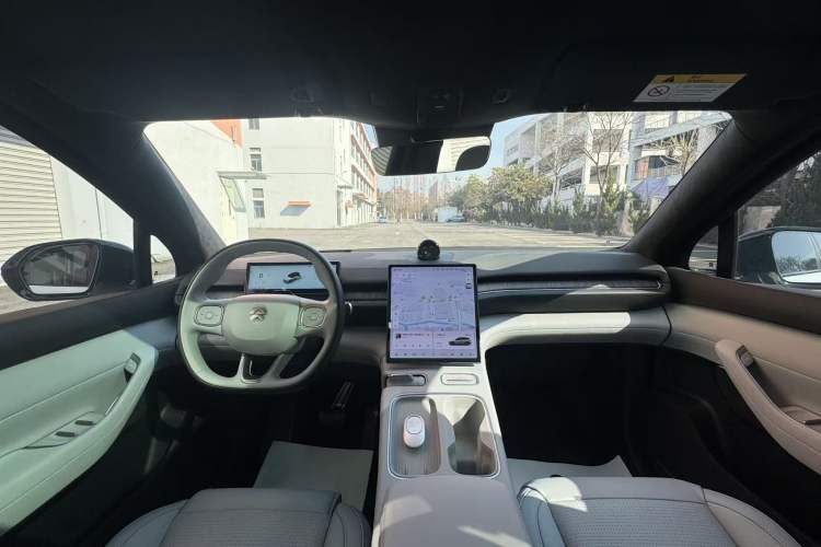 Used Nio ES6 2024 75 kWh
