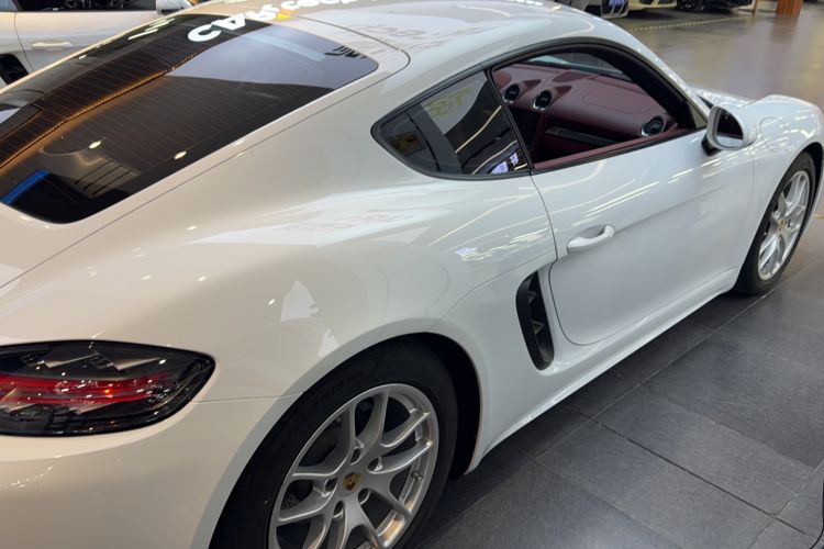 Used Porsche 718 2020 Cayman 2.0T
