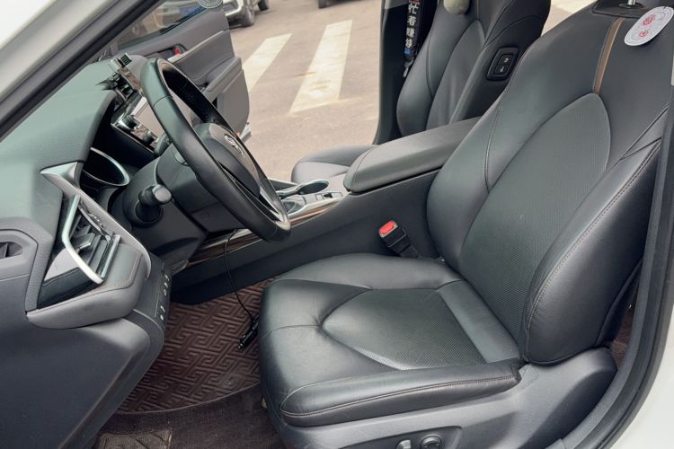 Used Toyota Camry 2018 2.0G Luxury Edition
