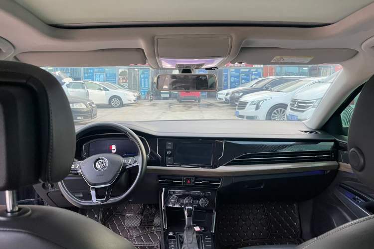 Used Volkswagen Passat 2019 330TSI Luxury Edition China VI Standard