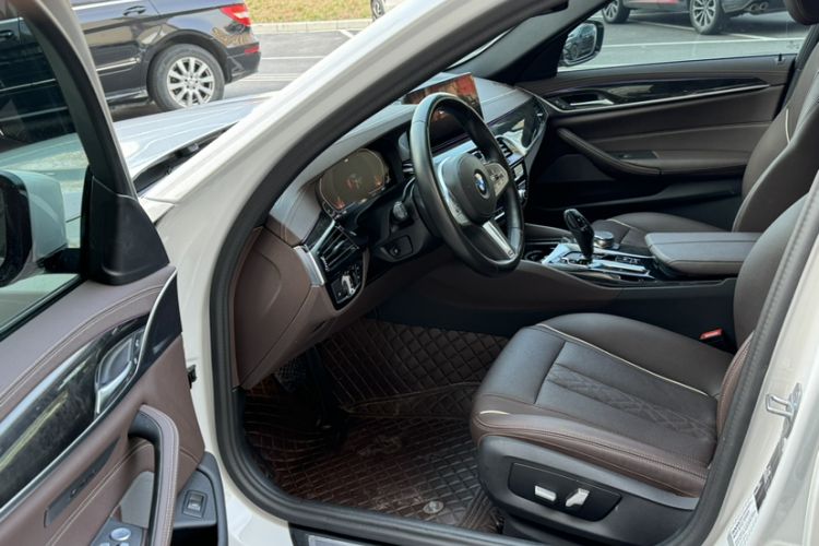 Used BMW 5 Series 2022 Second Facelift 525Li M Sport Package
