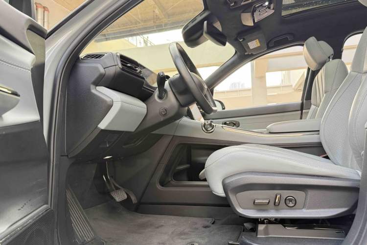 Used Nio ES8 2020 580 km Range Signature Edition Six-Seater Version
