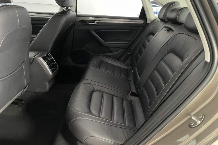 Used Volkswagen Passat 2017 330TSI DSG Luxury Edition
