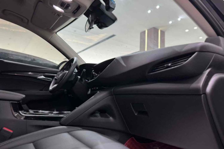 Used Buick Envision 2022 Encore S 552T Two-Wheel-Drive Luxury Model
