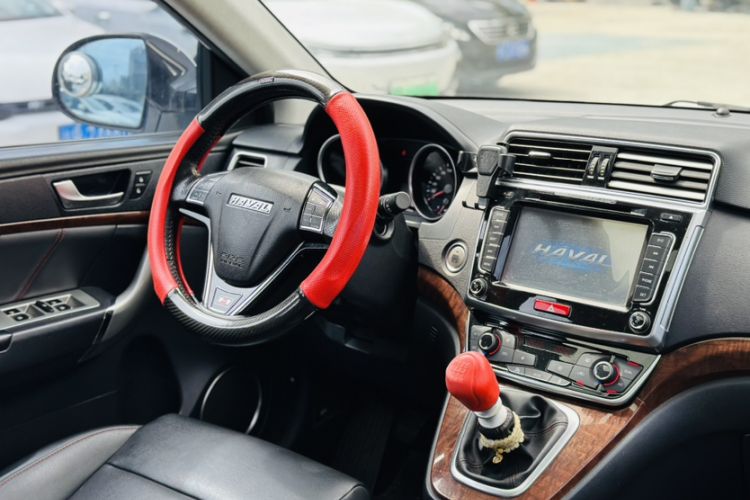 Used Haval H6 2015 Revised Version Sport Edition 1.5T Manual Transmission Two-Wheel Drive Elite Grade
