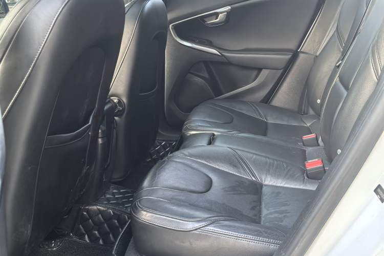 Used Volvo V40 2017 T3 Zhiyi Edition