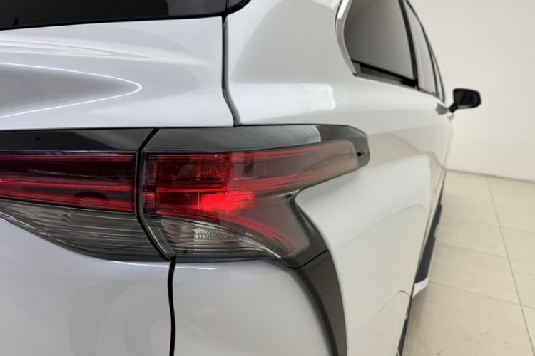 Used Toyota Granvia 2024 2.5L Hybrid Prestige PLUS Edition
