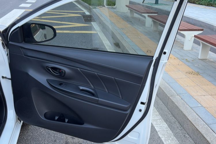 Used Toyota YARiS L 2022 1.5L CVT Leading PLUS Edition
