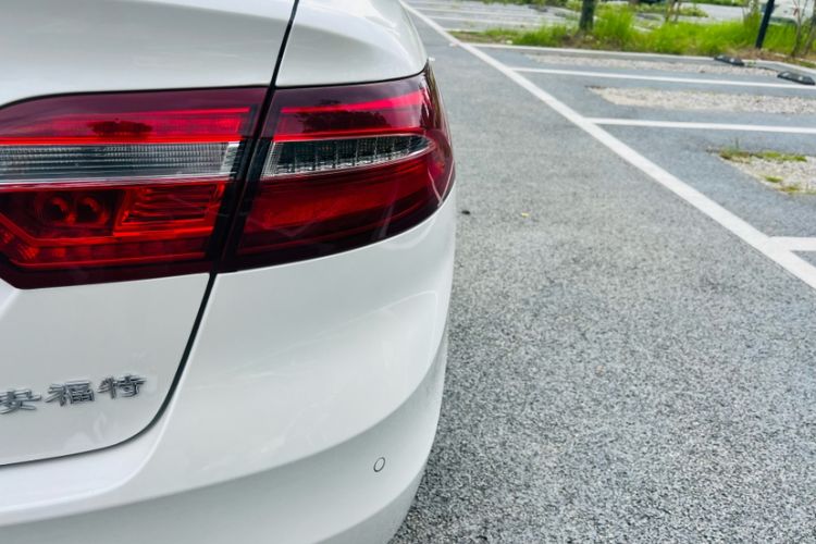 Used Ford Taurus 2017 EcoBoost 180 Luxury Model
