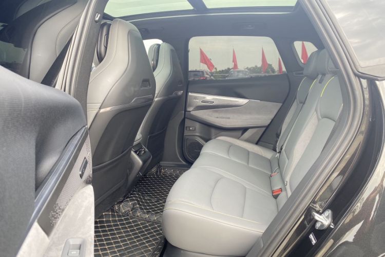 Used Lynk & Co 08 EM-P 2023 120km Long-Range Pro