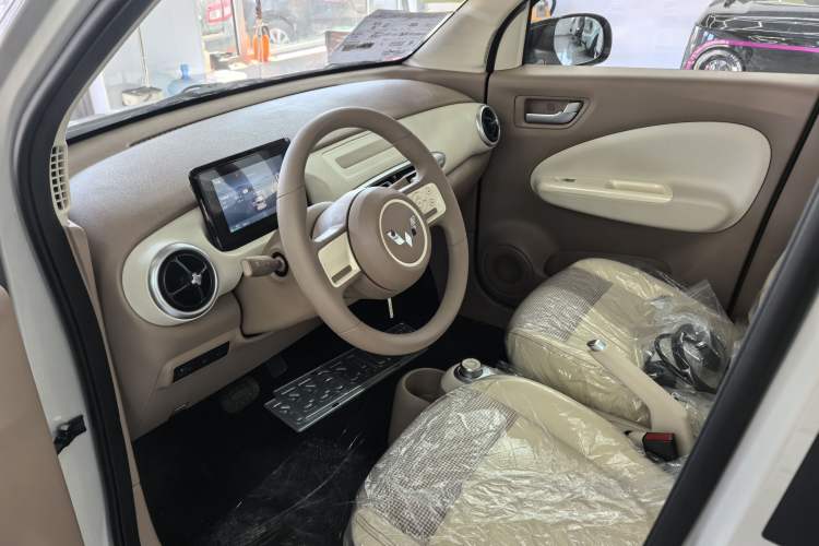 Used Wuling Hongguang MINIEV 2025 Four-Door Version Advanced Edition
