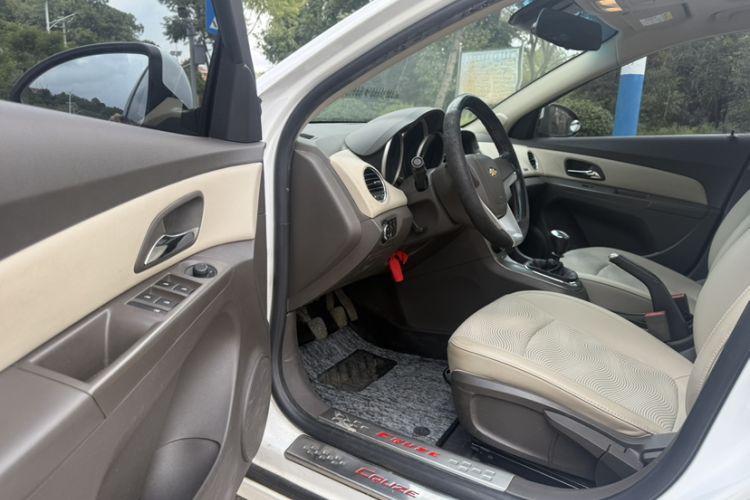 Used Chevrolet Cruze 2015 1.5L Classic SE MT