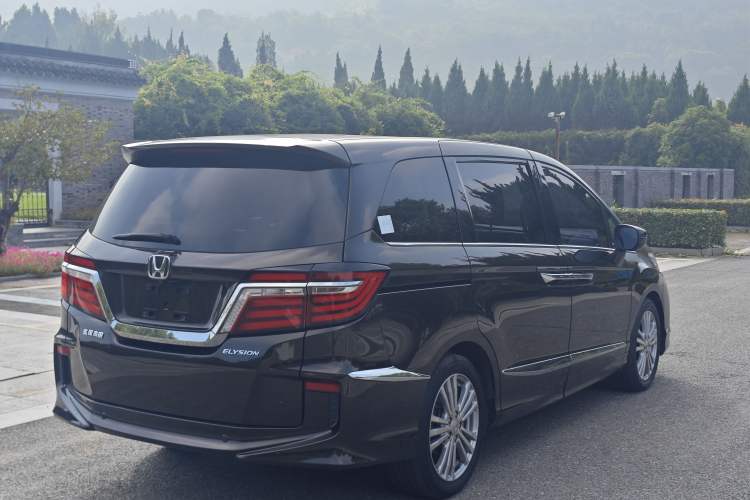 Used Honda Elysion 2016 2.4L Luxury Edition
