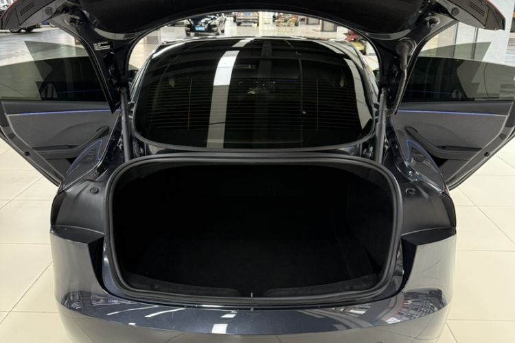 Used Tesla Model 3 2025 Rear-Wheel-Drive Version