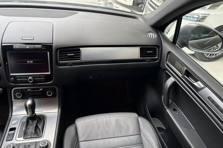 Used Volkswagen Touareg 2012 R-Line High-End Model
