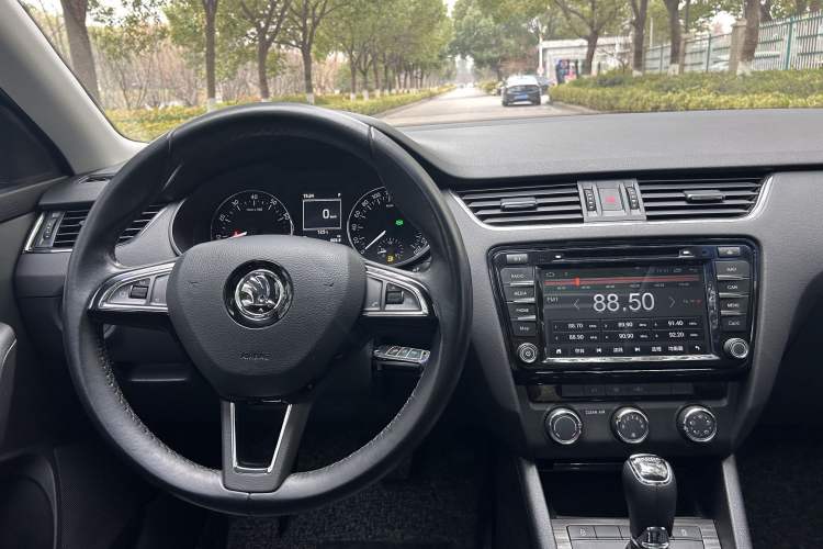 Used Skoda Octavia 2017 1.6L Automatic Smart Drive Edition