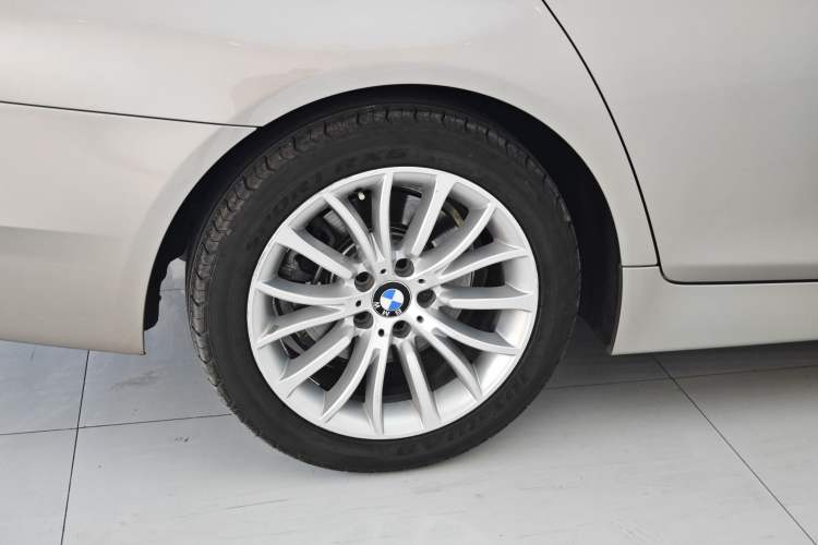 Used BMW 5 Series 2014 525Li Luxury Design Package
