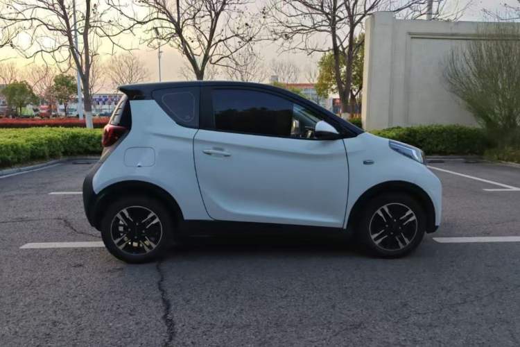 Used Chery Little Ant 2022 Sweet Pink Edition Half-Sugar Version Lithium Iron Phosphate 29.2 kWh 30 kW 301 km
