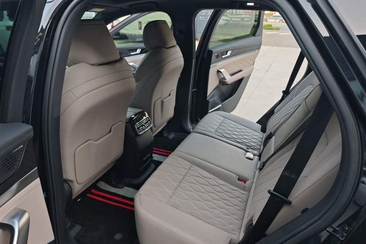 Used BYD Tang New Energy 2024 DM-i Glory Edition 112KM Prestige Model
