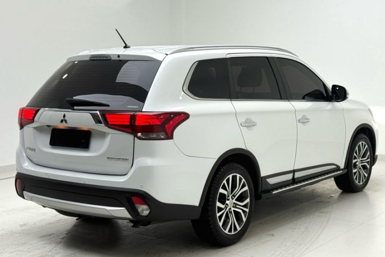 Used Mitsubishi Outlander 2016 2.4L 4x4 Elite Edition 5 Seats
