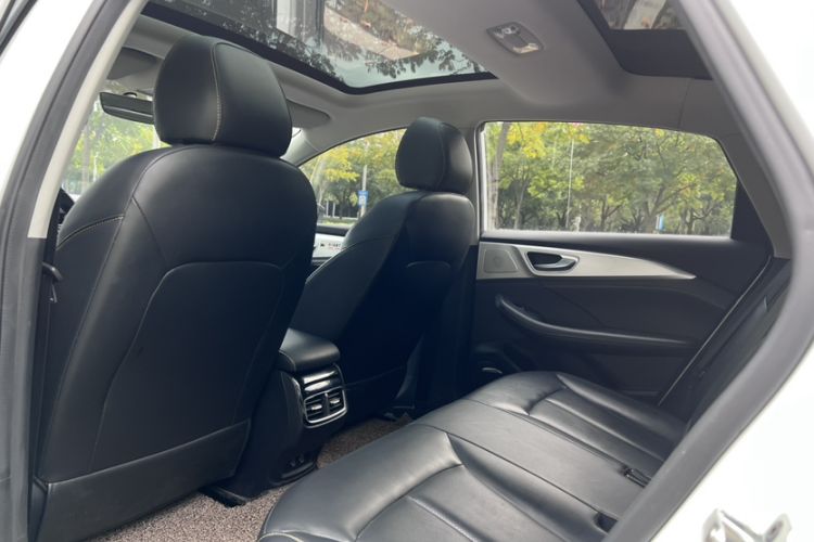 Used Roewe i6 MAX New Energy 2022 EV 500 Grand Touring Edition with Sunroof
