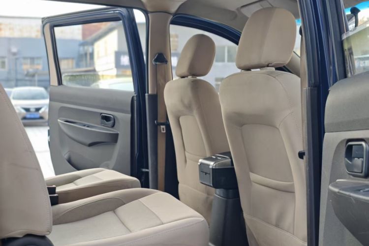 Used Wuling Hongguang 2014 1.2L Standard Model China IV
