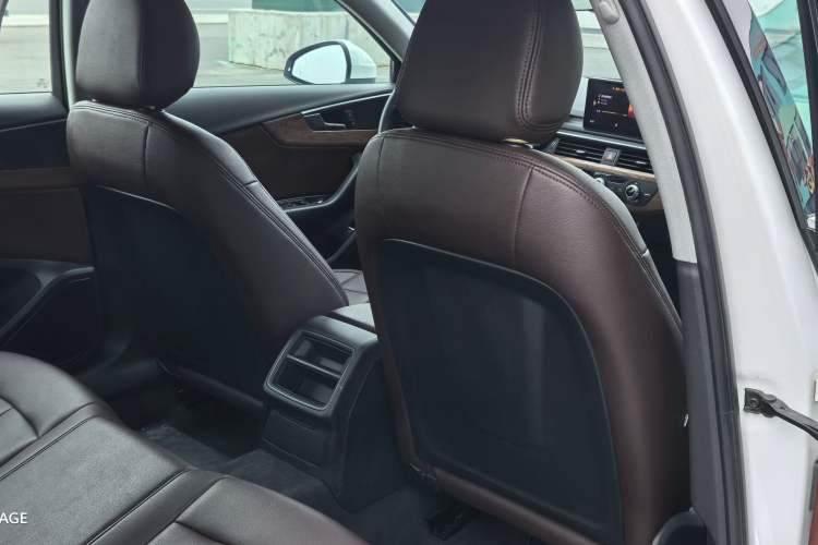 Used Audi A4L 2017 Plus 40 TFSI Ambition Model
