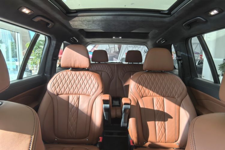 Used BMW X7 2021 Restyled xDrive40i Luxury Version with M Sport Package