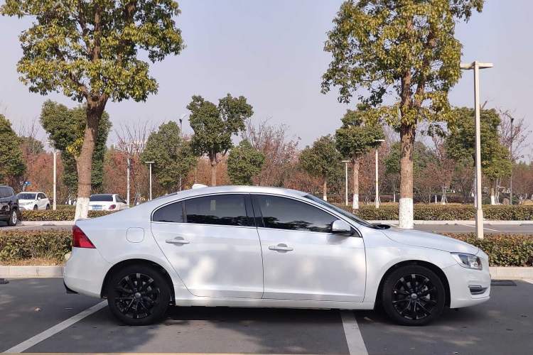 Used Volvo S60 2019 S60L Facelift T5 Intelligent Advanced Edition
