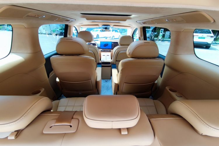 Used VOYAH Dream 2025 PHEV Four-Wheel-Drive Flagship Kunpeng Edition
