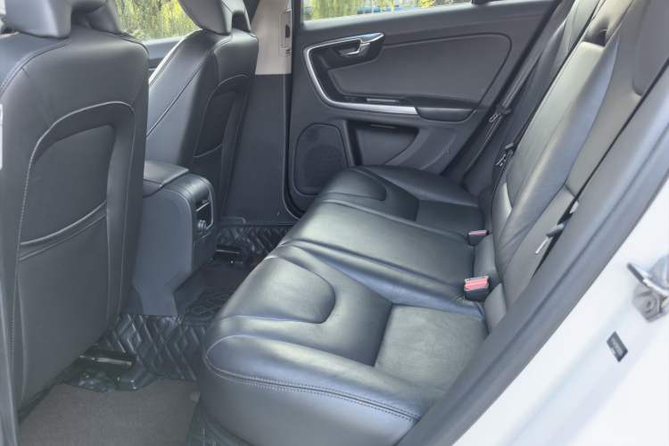 Used Volvo V60 2017 T4 Smart Edition China V Standard