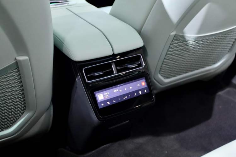 Used Zeekr 001 2025 WE Edition 100 kWh Rear-Wheel Drive
