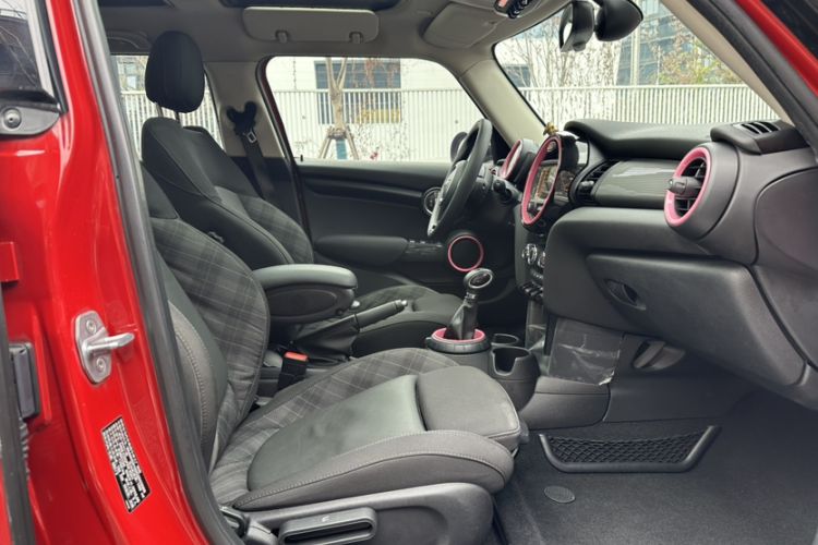 Used  MINI 2016 1.5T COOPER Five-Door Edition
