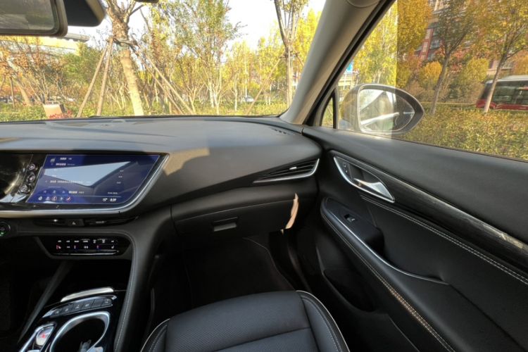 Used Buick Envision 2021 Encore Plus 652T Five-Seat All-Wheel-Drive Luxury Model
