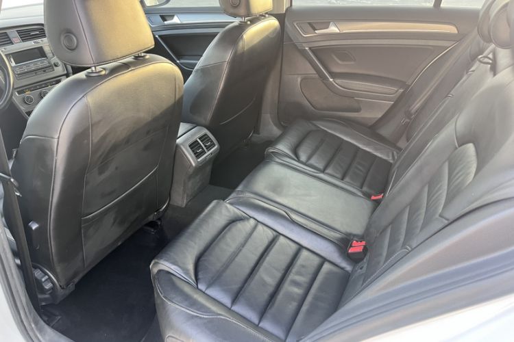 Used Volkswagen Golf 2015 1.4TSI Automatic Luxury Model
