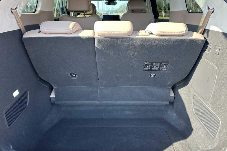 Used XPeng X9 2025 740 Ultra-Long Range Max
